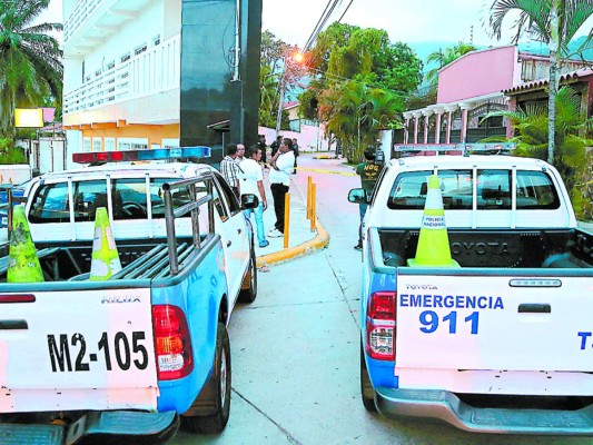 Dos asaltantes muertos en tiroteo con policías