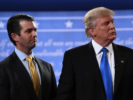 Donald Trump defiende inocencia de su hijo y fustiga a medios de prensa