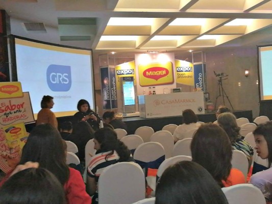 El famoso Chef Yisus es el encargado de enseñar nuevas técnicas de cocina a los asistentes a la Expo Buen Provecho. (Foto: EL HERALDO)