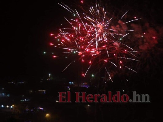 FOTOS: Así retumbó y brilló la capital para despedir el 2020 y recibir el 2021