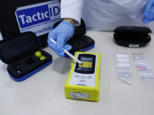 Así es por dentro el laboratorio de la Policía Científica y Criminalística en Honduras