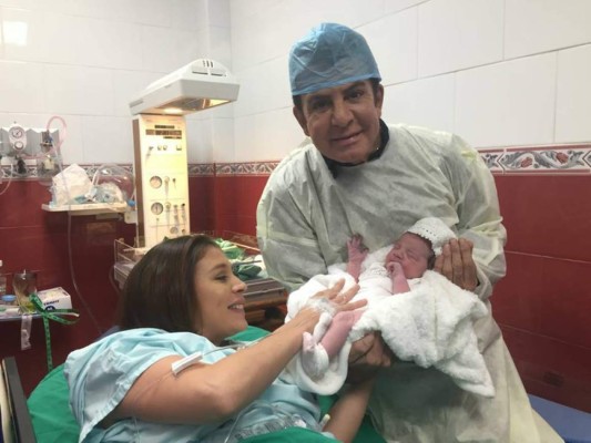 ¡Bombos y platillos! Salvador Nasralla e Iroshka Elvir ya son padres de una hermosa niña