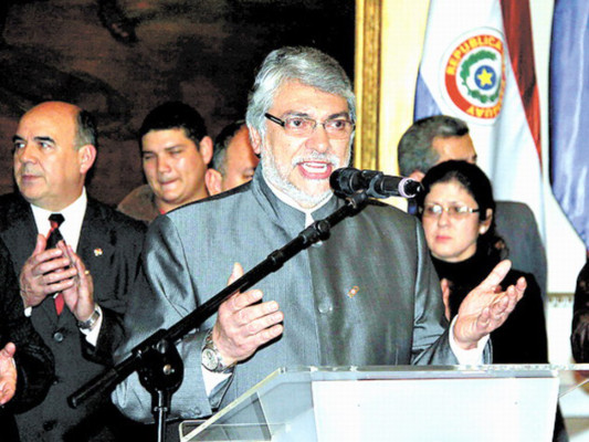 Fernando Lugo destituido por Senado por su 'mal desempeño”