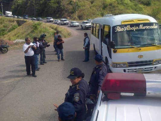 Septuagenario mata a dos presuntos asaltantes en bus rapidito