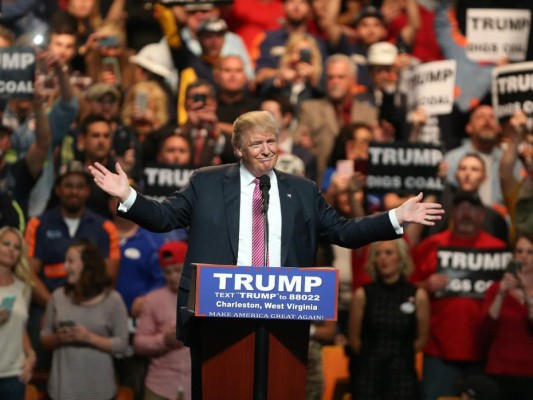 Circula en redes sociales video de supuestos neonazis simpatizantes de Donald Trump