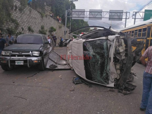 Impactantes imágenes del aparatoso accidente provocado por rastra en El Carrizal