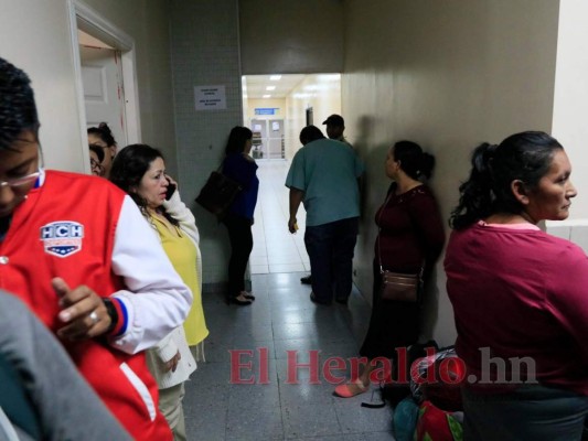 Plegarias, apoyo y fe: las muestras de cariño a Chelato Uclés (FOTOS)
