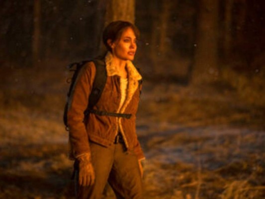 Angelina Jolie deja que Taylor Sheridan la lleve al infierno