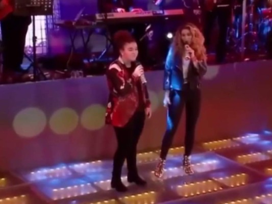 VIDEO: Lucero cumple su sueño y canta por primera vez con su hija