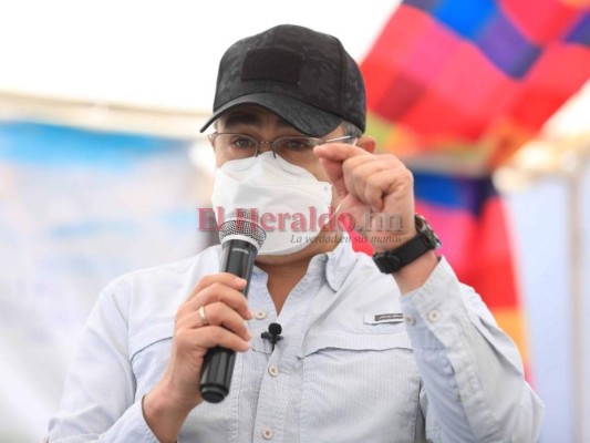 Juan Orlando Hernández: 'Es necesario que se vacunen cuando ya estén aquí las dosis'