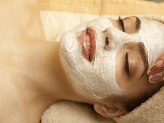 Mascarillas nocturnas para tener un rostro perfecto, ¡fáciles de preparar y efectivas!