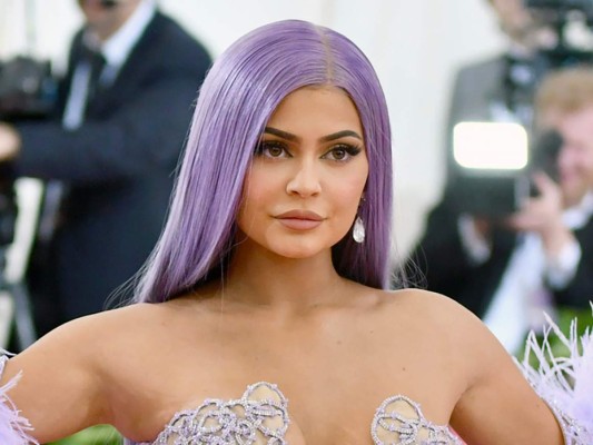 En esta foto del 6 de mayo del 2019, Kylie Jenner asiste a la gala benéfica del Instituto del Vestuario del Museo Metropolitano de Arte en Nueva York. Fotos: Agencia AP.