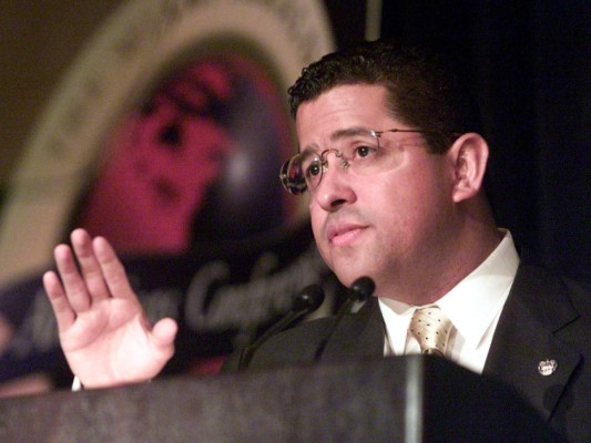 El Salvador: expresidente Francisco Flores sigue en estado crítico