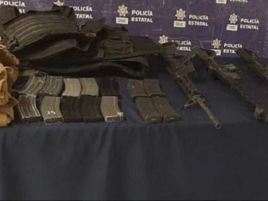 Violento enfrentamiento entre narcos y policías mientras repartían víveres en México