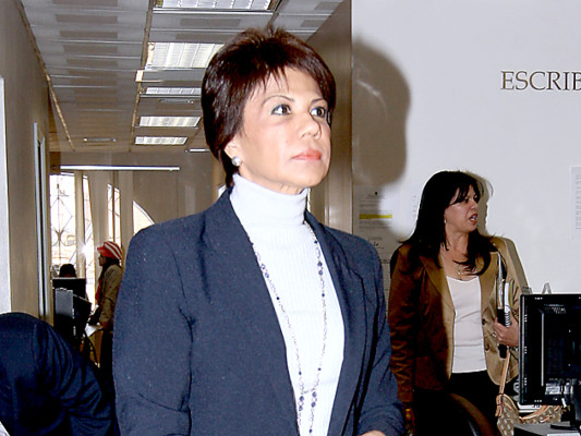 Exrectora de UNAH a juicio por desvío de fondos