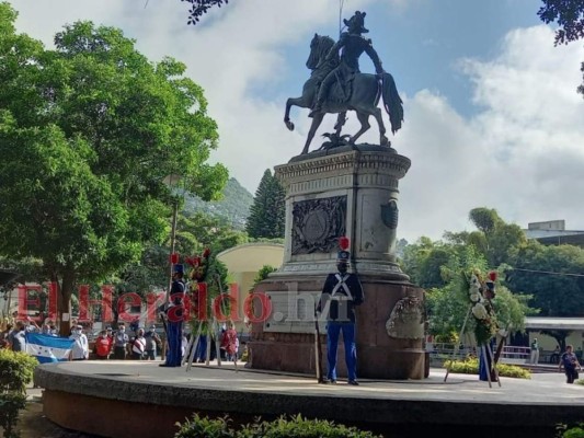 Rinden tributo al general Francisco Morazán en el parque Central de Tegucigalpa (FOTOS)