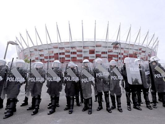 Incidentes violentos calentaron el Polonia-Rusia