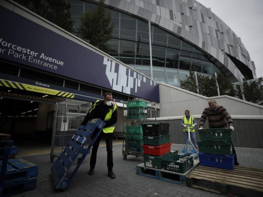 Tottenham revierte y pagará salarios completos a empleados