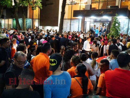 FOTOS: Masiva asistencia al velorio de la pastora Ninoska de Ponce