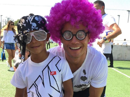 ¿Cuánto cuesta vestir como Cristiano Ronaldo Jr?