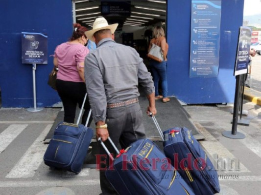 Hondureños gastaron 37% más en viajes al extranjero para vacunarse contra covid-19
