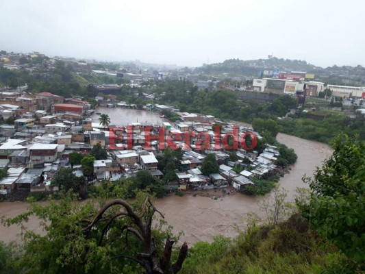 Decretan alerta roja para Francisco Morazán, Valle y Choluteca