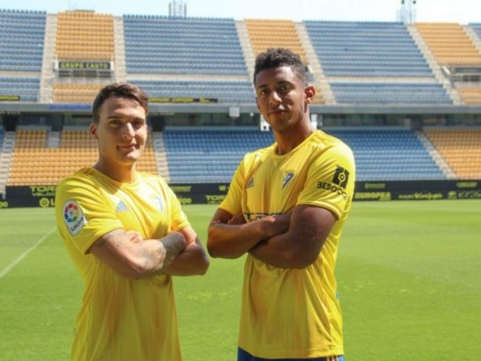 Imágenes de la presentación del Choco Lozano en el Cádiz de España