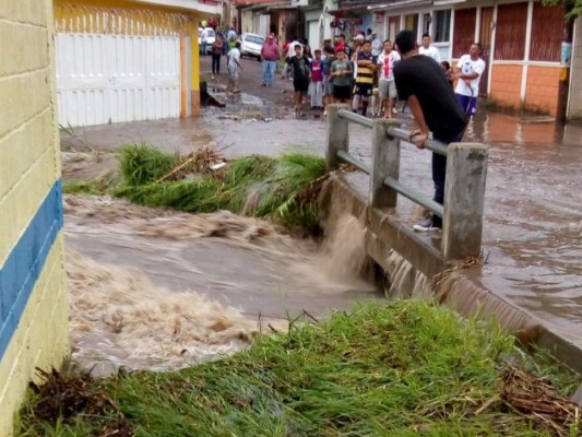 Dos días de lluvia dejan estragos en la capital de Honduras