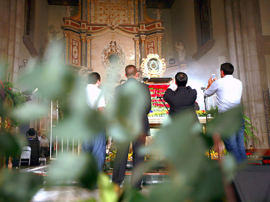 Devotos le cantan a la patrona de Honduras en su aniversario