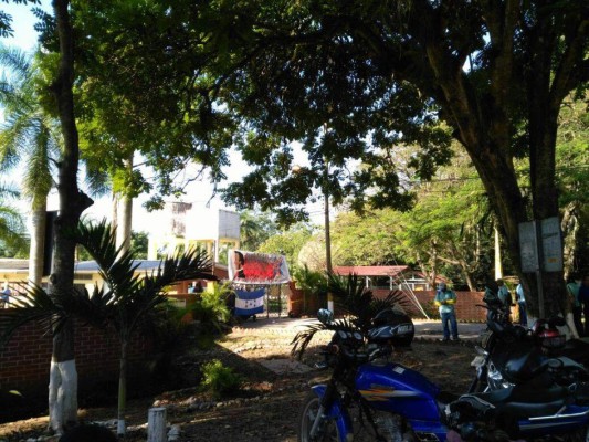 Estudiantes de la UNA denuncian agresión de autoridades