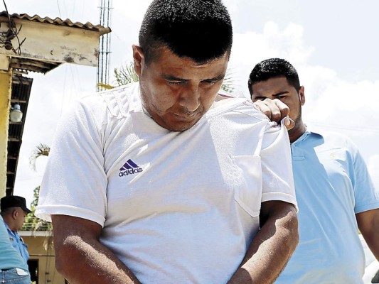 Padre embaraza a su hija de 13 años