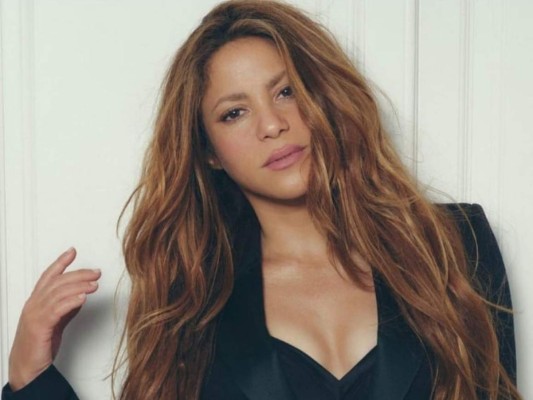 Foto viral: Skakira despide el 2021 con 'besitos' de Gerard Piqué