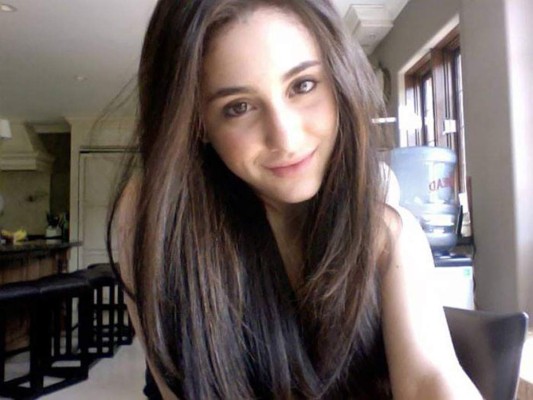 Mira las dos versiones de las famosas: con maquillaje y totalmente al natural... ¿cómo te gustan más?  