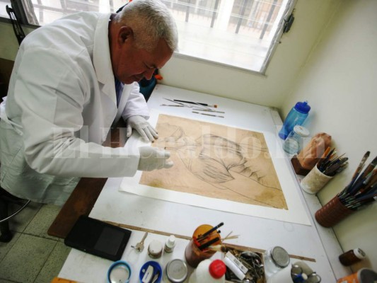 Restauradores son los guardianes del pasado en Comayagüela