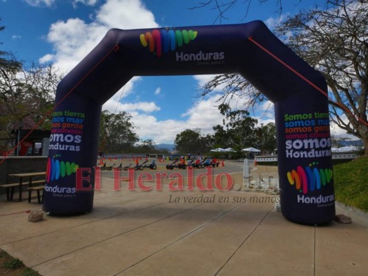 Música, emprendimientos y juegos, capitalinos se relajan al aire libre en el cerro Juana Laínez&nbsp;&nbsp;