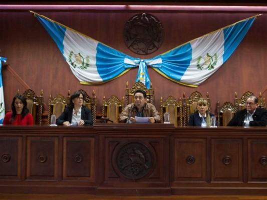 La CC está integrada por cinco magistrados titulares y cinco suplentes. FOTO: ARCHIVO AP