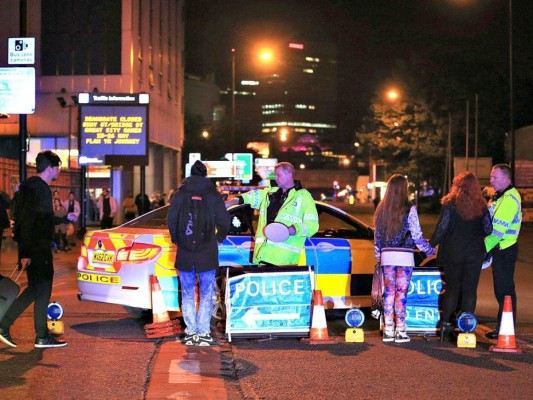 Momentos de terror tras explosiones en el Mánchester Arena en concierto de Ariana Grande