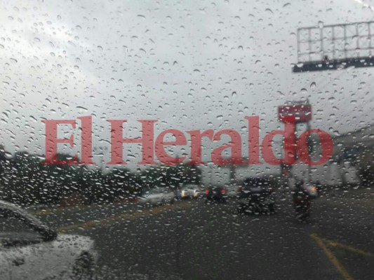 Lluvias acompañadas de actividad eléctrica se esperan este lunes en Honduras