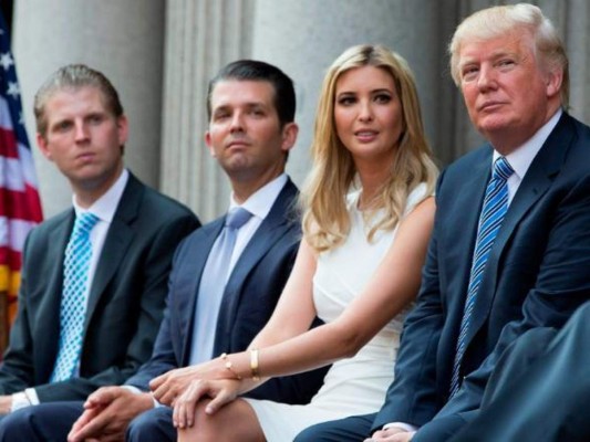 Trump acepta cerrar su asediada fundación, dice fiscal de Nueva York