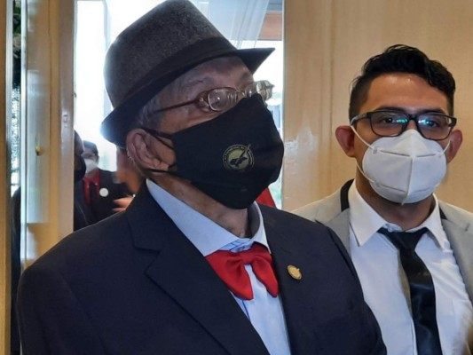 'Yo sí creo que me lo merezco': periodista Mario Ramírez recibe el 'Álvaro Contreras'