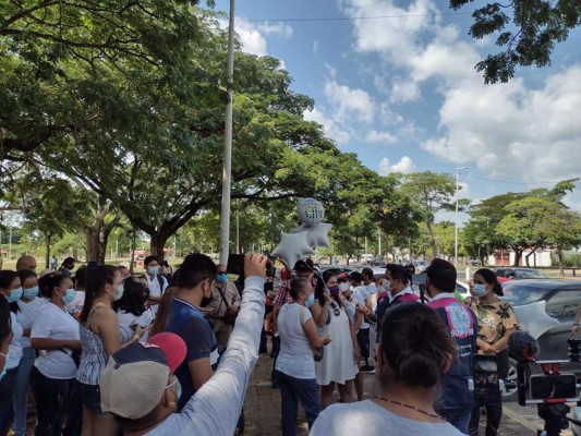 'Queremos justicia, se lo imploro': Marchan en México en el cumpleaños de Octavio Ocaña