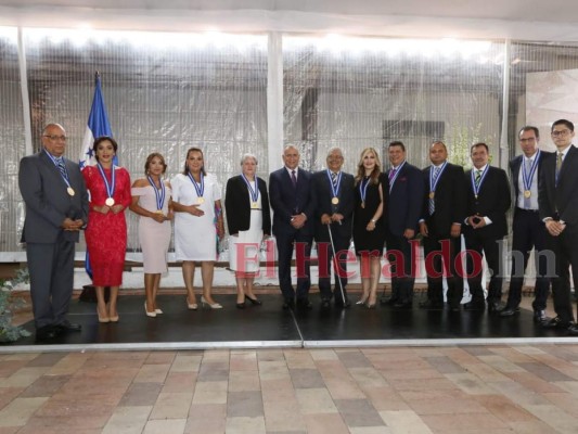 Los periodistas hondureños galardonados con Premios Parlamentarios de Periodismo 2019