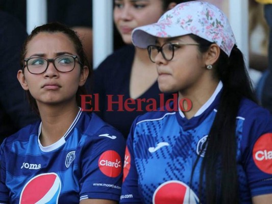Hermosas mujeres hondureñas se hicieron presente en el clásico entre Olimpia vs Motagua