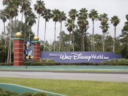 Imágenes de la reapertura de Disney World en plena curva de contagios en Florida