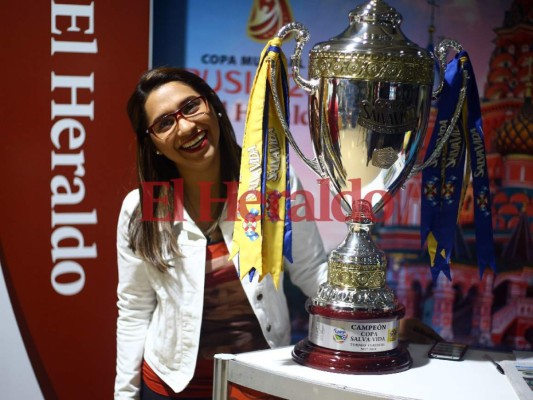La Copa del futuro campeón del fútbol hondureño vistió la sala de redacción de EL HERALDO