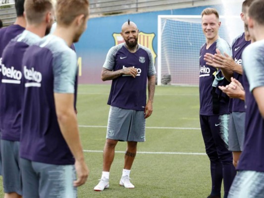 Así fue el primer día de Arturo Vidal en el Barcelona