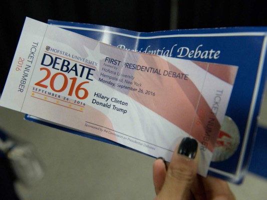 Clinton y Trump se sacan chispas en primer debate con acusaciones cruzadas&nbsp;&nbsp;