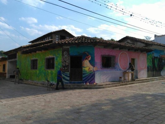 Cantarranas será embellecida con arte en el segundo Guancasco de Muralistas por el Mundo