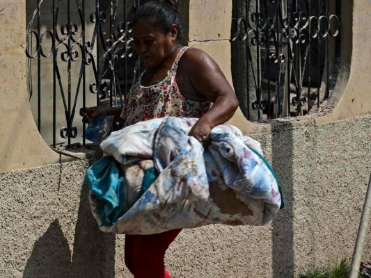 FOTOS: Hondureños comienzan evacuaciones obligatorias ante llegada de Iota