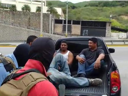 Detienen a tres conductores de buses rapiditos de El Carrizal